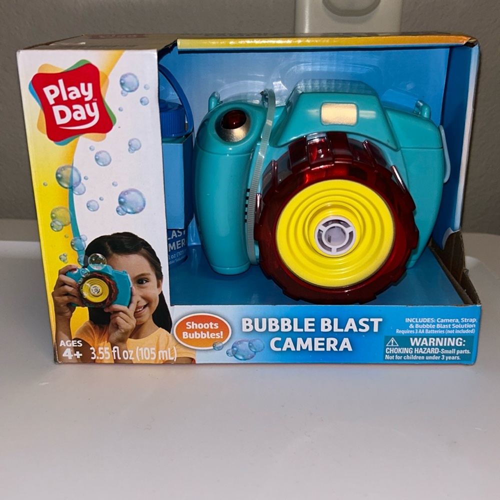 Crossposted! NWT Play Day Bubble Blast Camera